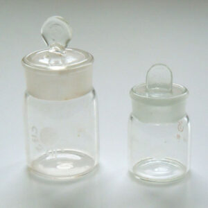 Bottles, weighing, with ground-in stopper, made of low expansion 3.3 borosilicate glass