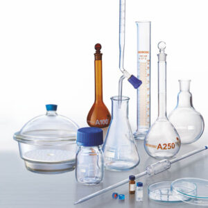 Cylinder, measuring, with hexgonal base and spout, amber stain graduation, made of low expansion 3.3 borosilicate glass